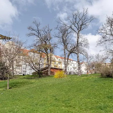 Blueground Vrsovice Near Park Peaceful Area Prg-6 Appartamento Praga