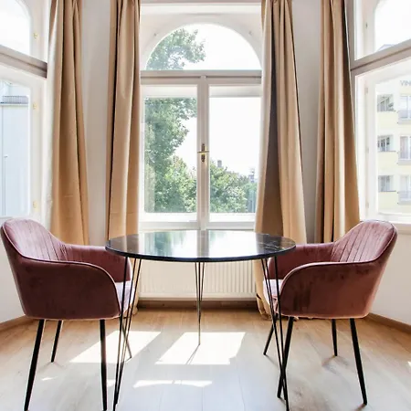 Blueground Vrsovice Near Park Peaceful Area Prg-6 Apartament