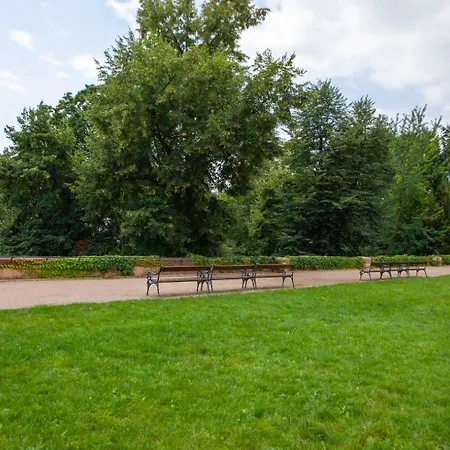 Blueground Vrsovice Near Park Peaceful Area Prg-6 Appartement