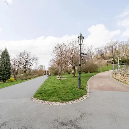 Blueground Vrsovice Near Park Peaceful Area Prg-6 Praag